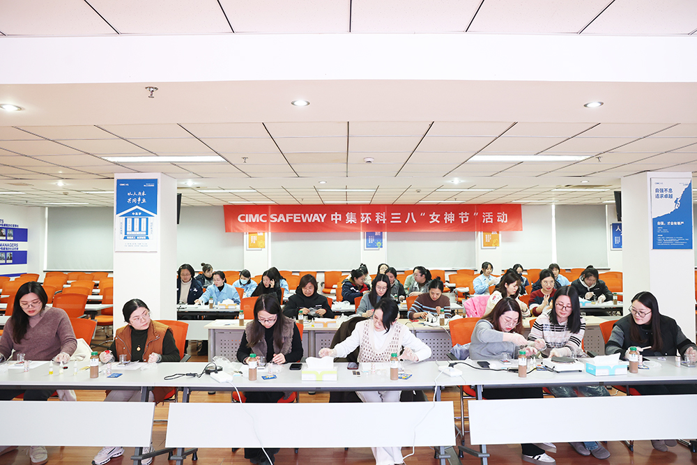 �������� �������̡������ι��ʷ�չ�����ˡ���Ů��ϵ�л